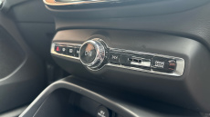 Volvo Xc40 2.0 B4P Inscription Pro 5dr Auto Petrol Estate